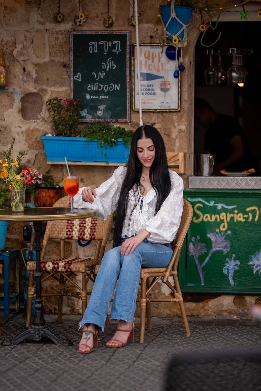 ליזה – בתל אביב – כובשת פצצה בת 25