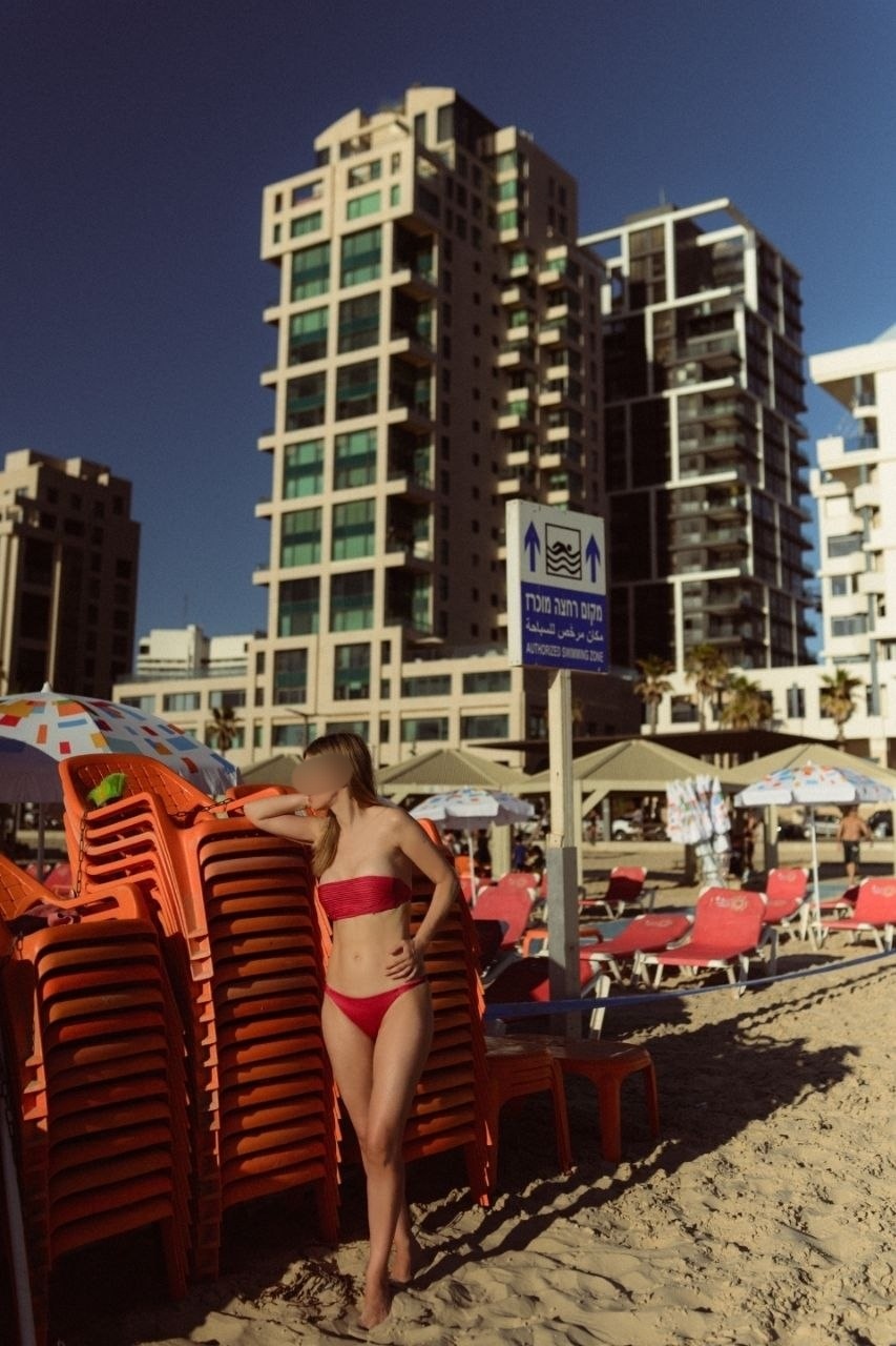 קרוליינה חדשה – בת 32 בחורה מגרה פצצה תל אביב