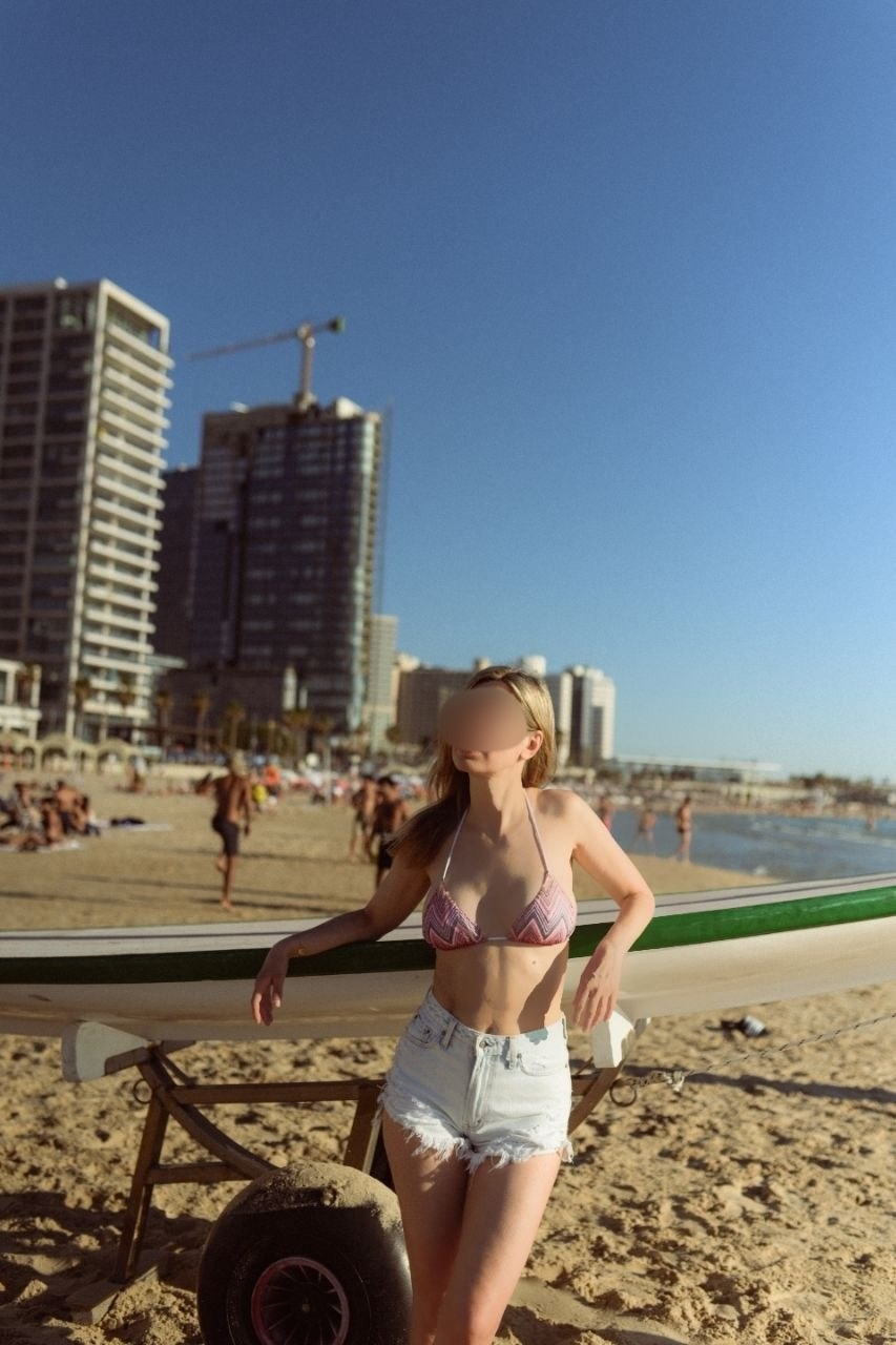 קרוליינה חדשה – בת 32 בחורה מגרה פצצה תל אביב